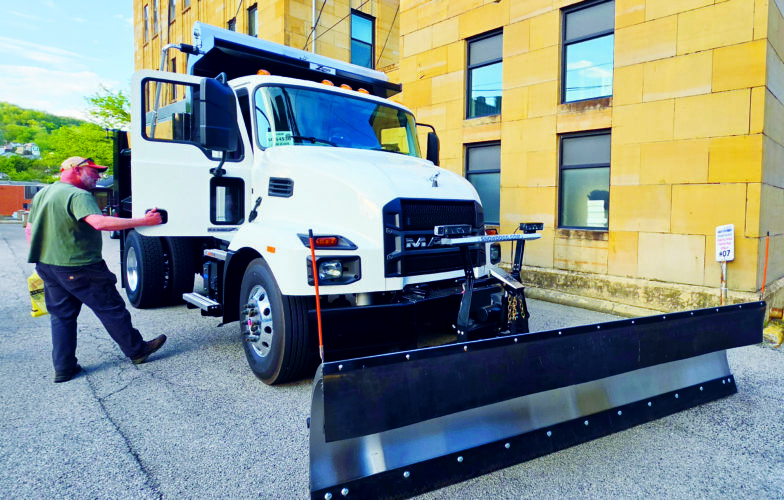 East Liverpool receives new dump truck
